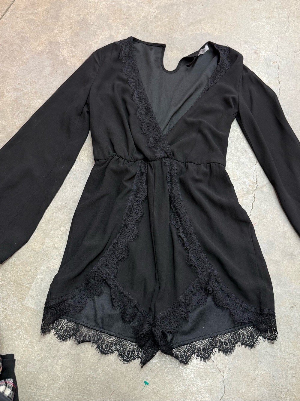 Tobi Black Long-Sleeve Lace-Trim Chemise Romper